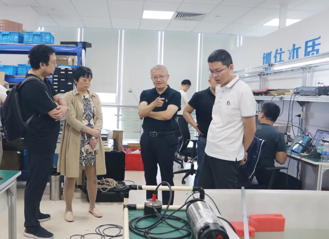 電(diàn)子(zǐ)科(kē)技(jì)大(dà)學計(jì)算(suàn)機(jī)科(kē)學與工(gōng)程學院/網絡安全學院院長(cháng)張小(xiǎo)松教授莅臨研究院&智慧海(hǎi)洋參觀交流(圖2)